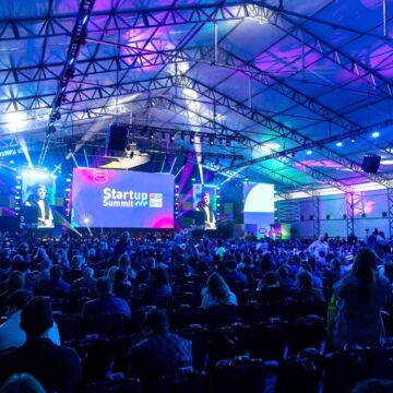 Startup Summit 2025 reúne mais de 200 palestrantes e 1.000 startups em Florianópolis