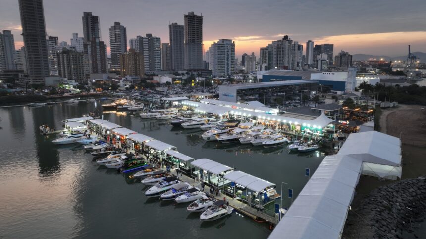 Regata marca aniversário de Navegantes e movimenta circuito promovido pela Marina Itajaí