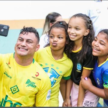 Romário e Popó se enfrentam em jogo beneficente em Itapema