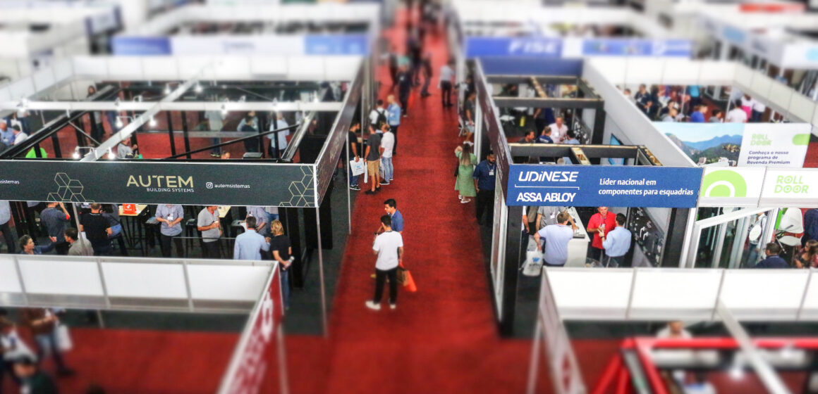 SAIE VETRO 2025 retorna a Florianópolis trazendo 150 marcas expositoras e soluções inovadoras em esquadrias e vidros