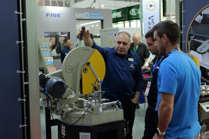 SAIE VETRO 2025 registra público recorde em Florianópolis e projeta mais crescimento para 2027