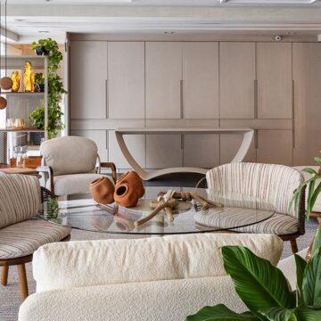 Terra & Brisa: vitrine coloca o exterior no centro da casa