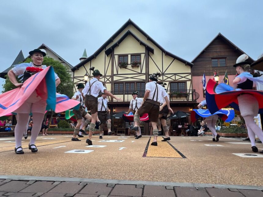 Alles Fest tem música típica e dança no Alles Park