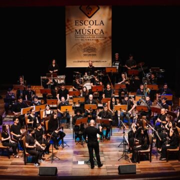 Concerto comemora 10 anos da Banda Filarmônica e do Grupo de Cordas da Escola de Música Carlos Gomes