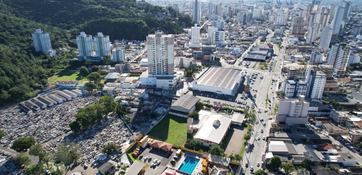 Maior PIB de SC estimula investimentos em varejo e no setor de franquias