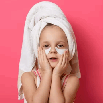 Skincare de adulto em crianças: dermatologista alerta para riscos à saúde e ao desenvolvimento