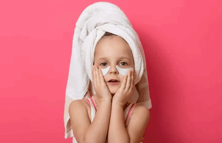 Skincare de adulto em crianças: dermatologista alerta para riscos à saúde e ao desenvolvimento