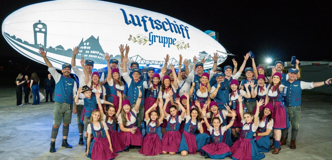 Escritor catarinense lança obra infantil inspirada em carro alegórico da Oktoberfest