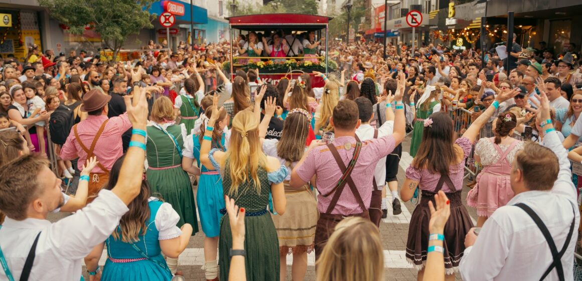 Karsten celebra tradição e inovação na 40ª edição da Oktoberfest Blumenau