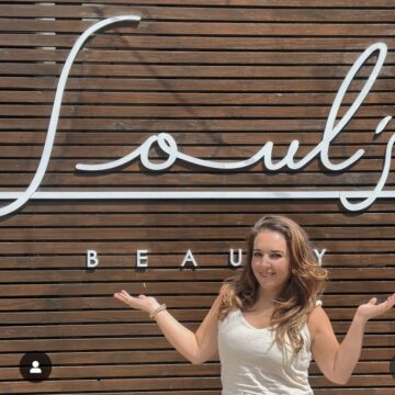 Da capital catarinense para os palcos da beleza nacional: o sucesso de Josielly Bortolazza