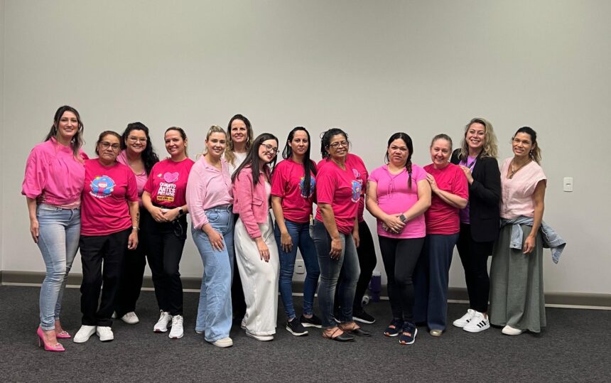 Expocentro faz roda de conversa com colaboradoras sobre câncer de mama