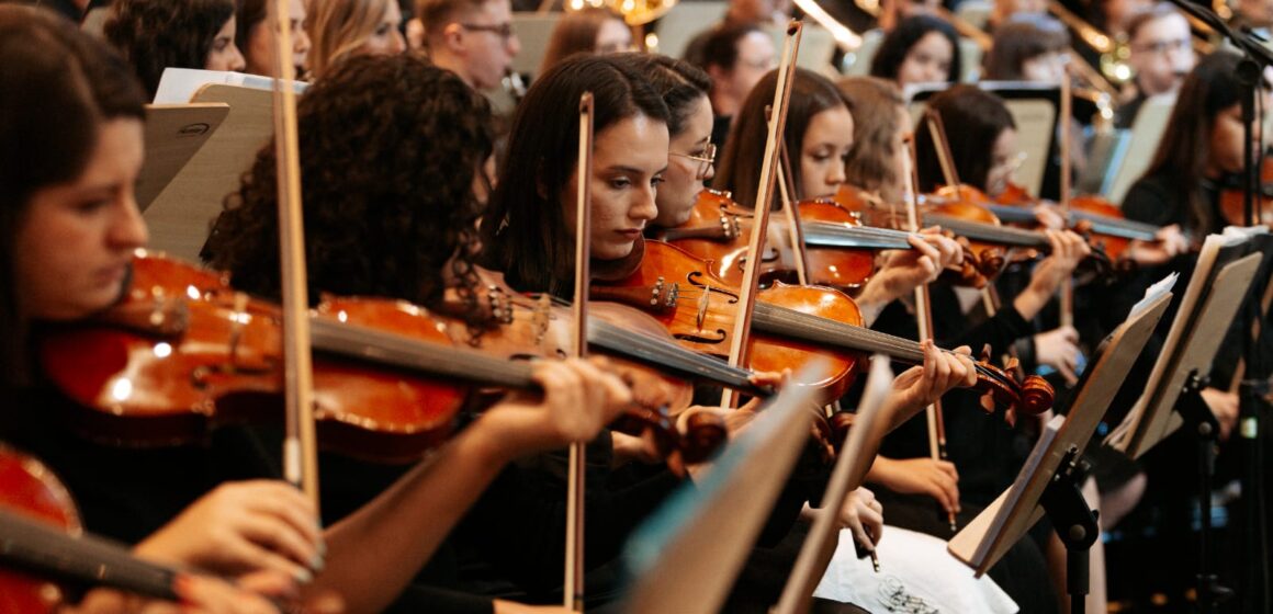 Ocean Place recebe concerto natalino gratuito que marca encerramento da temporada de Natal em Balneário Camboriú