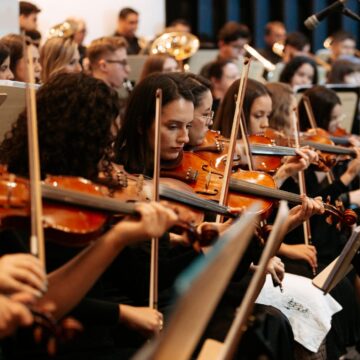 Ocean Place recebe concerto natalino gratuito que marca encerramento da temporada de Natal em Balneário Camboriú
