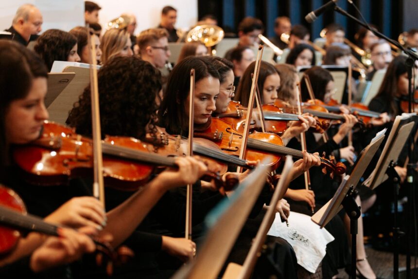Ocean Place recebe concerto natalino gratuito que marca encerramento da temporada de Natal em Balneário Camboriú