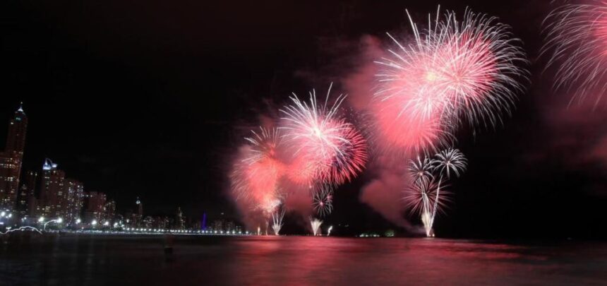 Réveillon de Balneário Camboriú será com alto movimento e show de fogos de 15 minutos na Praia Central