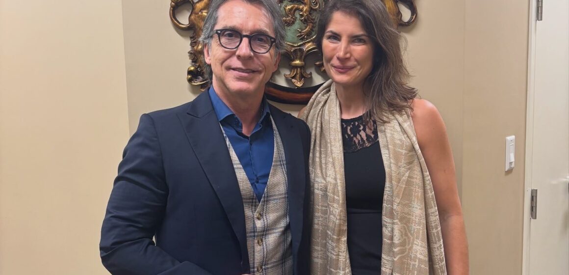 Aline Ra M.: consciência expandida e energia aplicada como base para a vida contemporânea