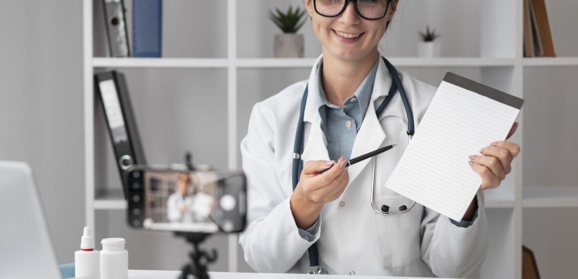 Médicos estão se tornando suas próprias marcas para crescer e se destacar no mercado