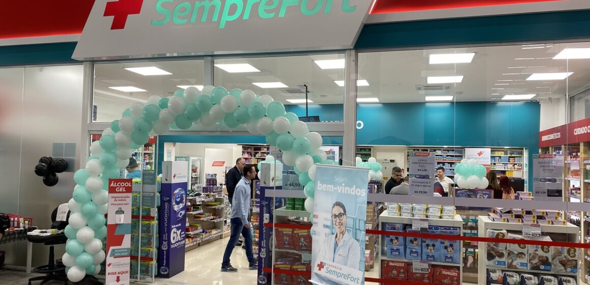 Rede de farmácias SempreFort inaugura nova unidade em Joinville Rede de farmácias SempreFort inaugura nova unidade em Joinville