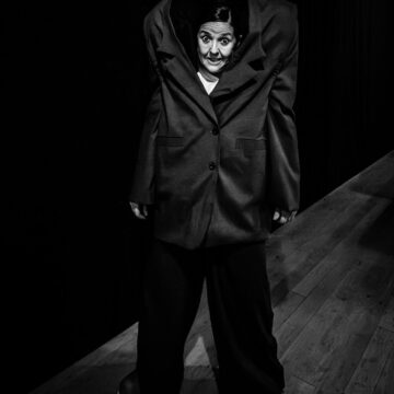 “A Mulher Invisível” – Espetáculo questiona o etarismo na maturidade feminina