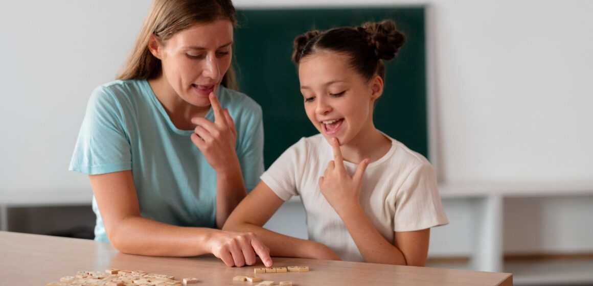 Fonoaudiologia é determinante no desenvolvimento da comunicação de pessoas com autismo