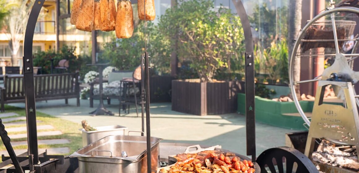 Aromas de Inverno: Pousada Estaleiro Guest House une alta gastronomia de fogo de chão e caldos artesanais em Balneário Camboriú Aromas de Inverno: Pousada Estaleiro Guest House une alta gastronomia de fogo de chão e caldos artesanais em Balneário Camboriú
